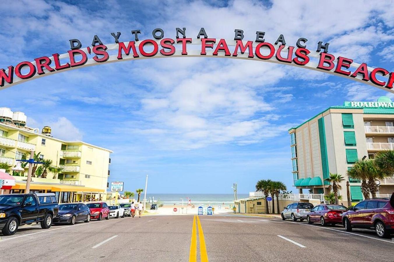 Walk 2 Beach & Ocean Center 60' Driveway Villa Daytona Beach Exterior photo